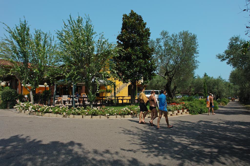 Camping La Rocca Manerba del Garda Luaran gambar