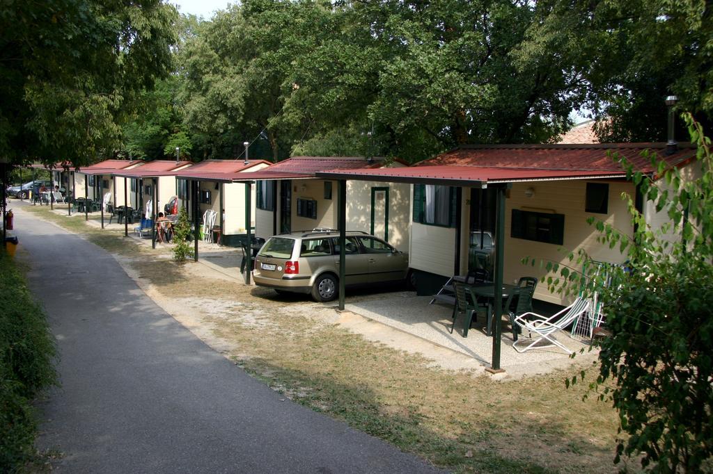 Camping La Rocca Manerba del Garda Luaran gambar